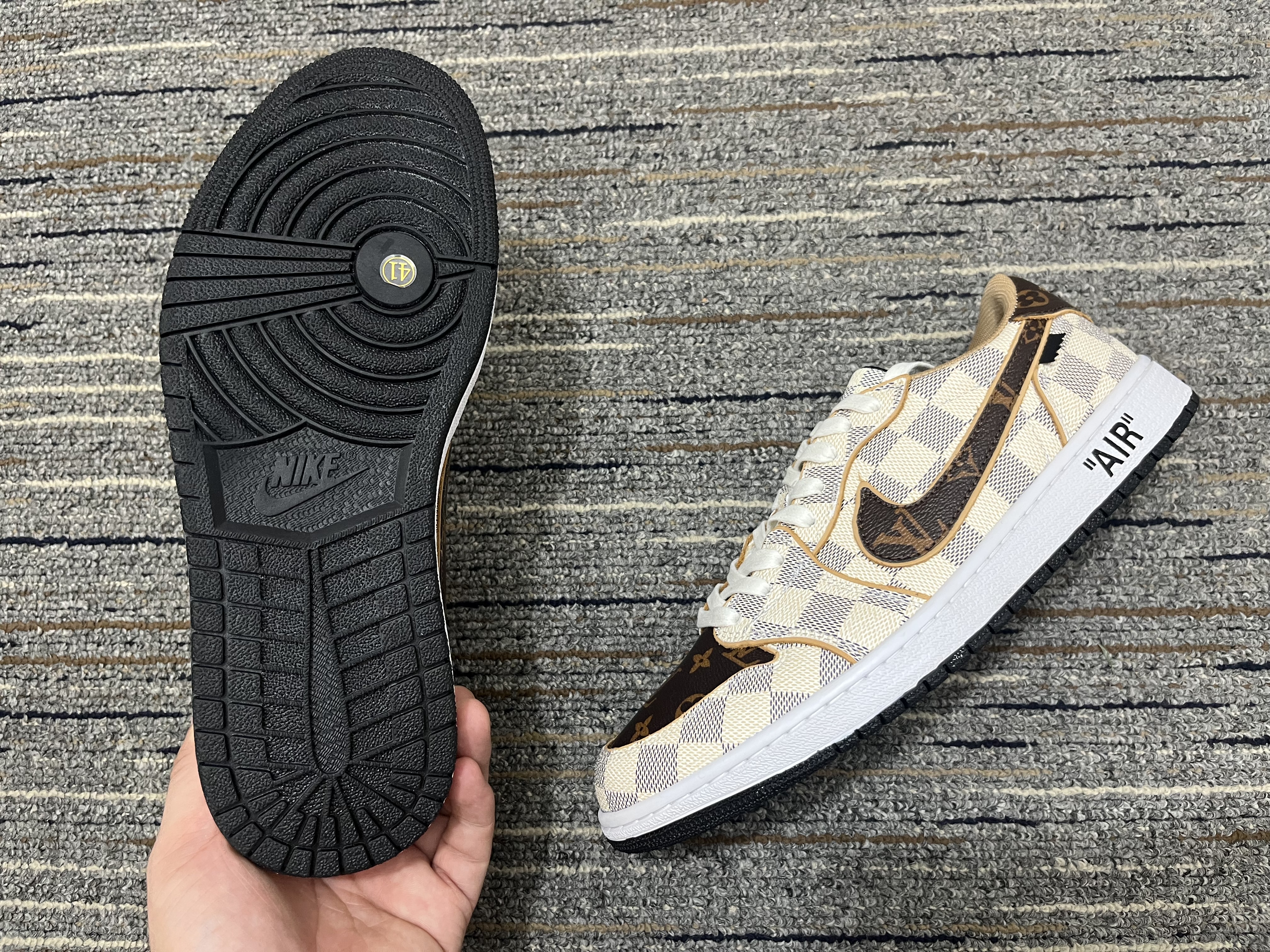 Air Jordan 1 L*V Top Sneakers