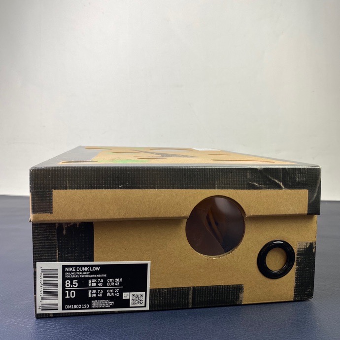 from O*ff-W*hite x Nike Dunk Low