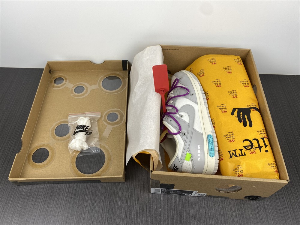 from O*ff-W*hite x Nike Dunk Low