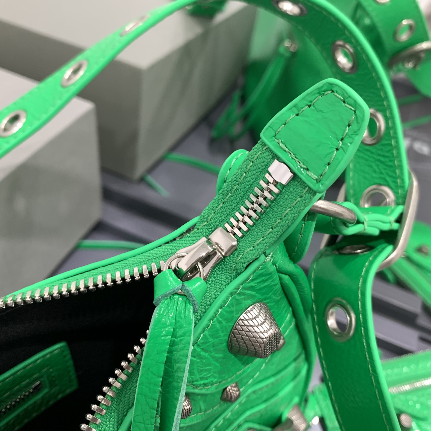 B*alenciaga Bag Top Quality 33x16x8.4cm