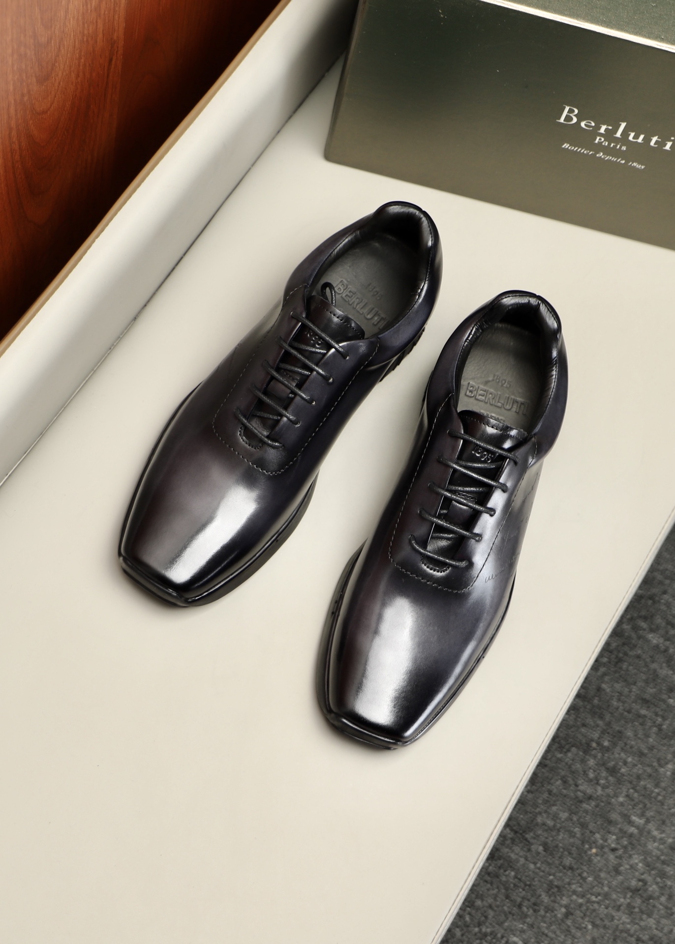 Men B*erluti Top Loafer