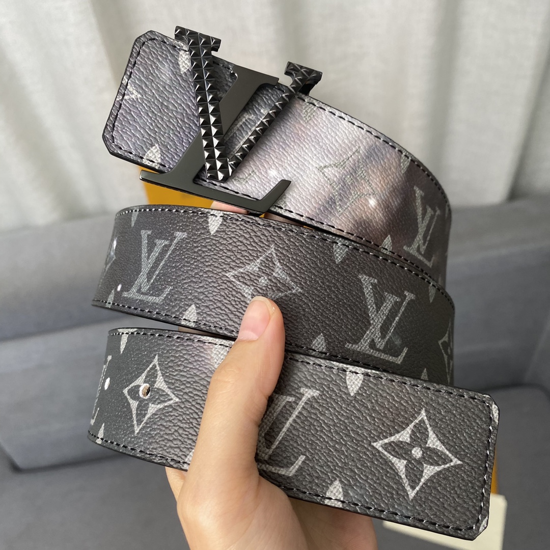 L*ouis V*uitton Belts Top Version