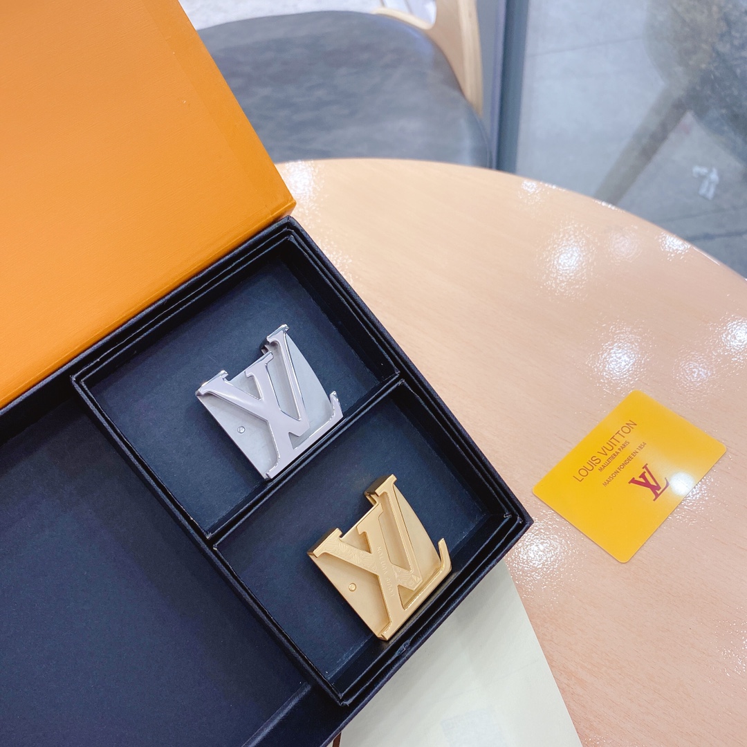 L*ouis V*uitton Belts Top Version