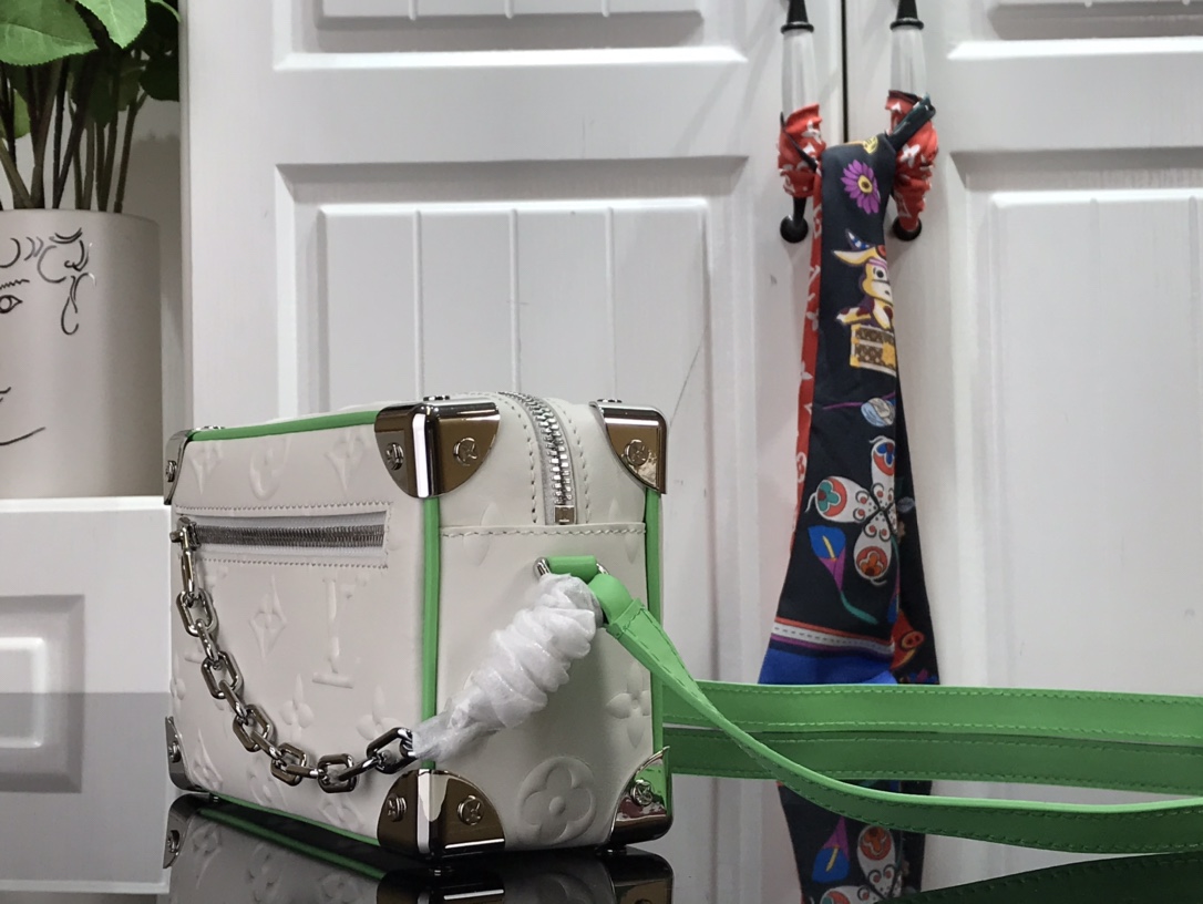 L*ouis V*uitton Top Bag 18.5*13*8cm