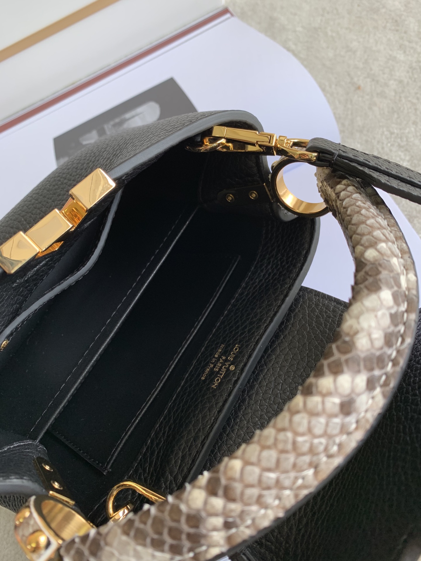 L*ouis V*uitton Top Bag 21x14x8cm