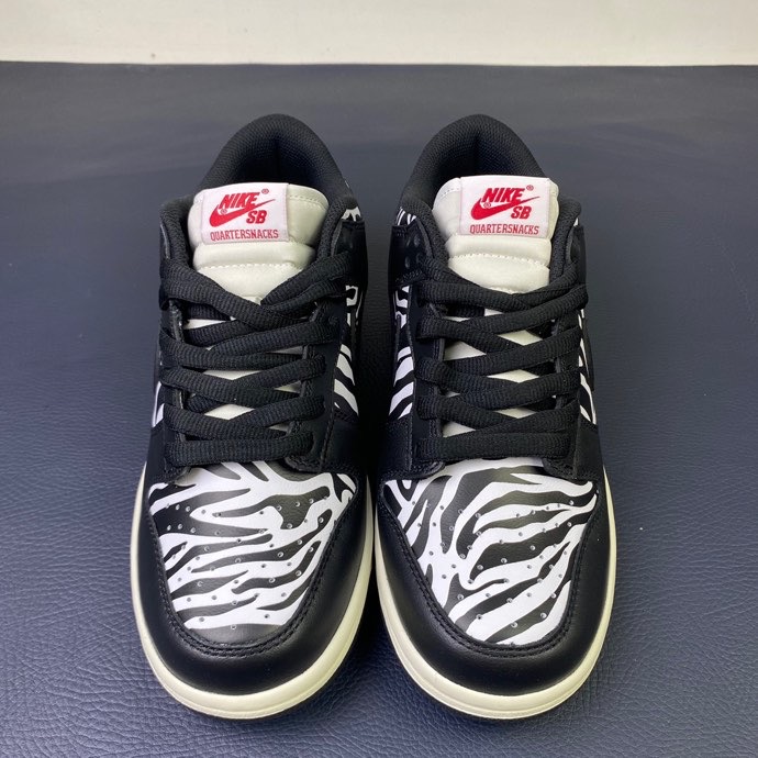 from Nike Dunk SB Low Zebra DM3510-001