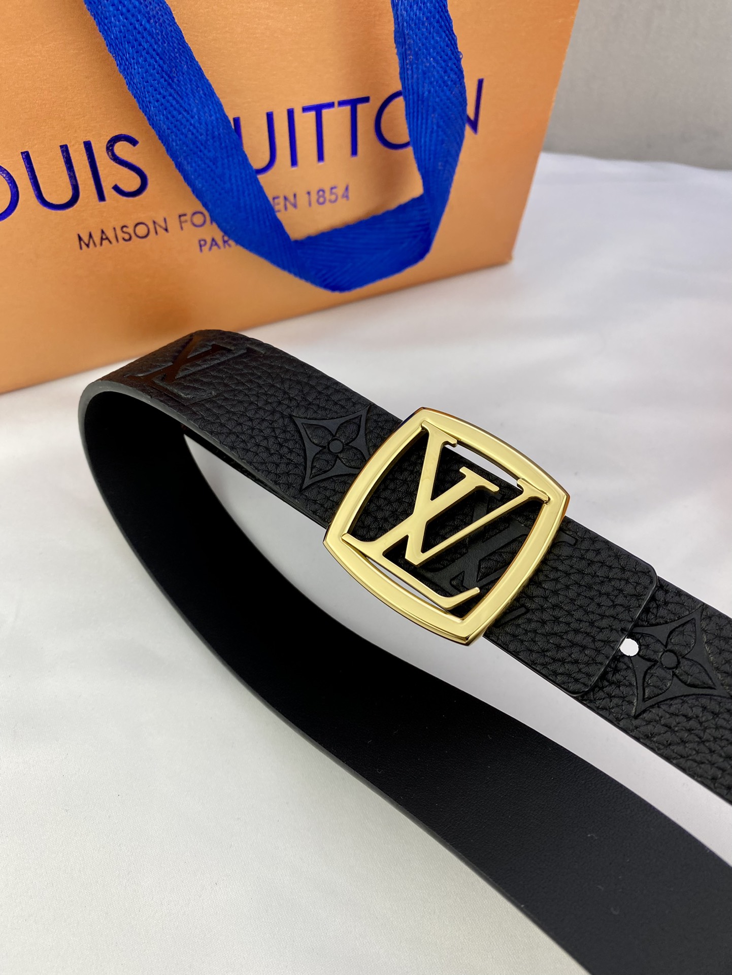 L*ouis V*uitton Belts Top Version