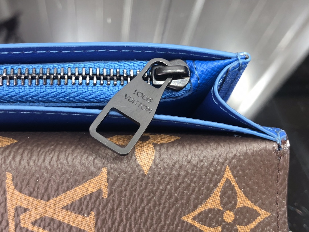 L*ouis V*uitton Bag Top Quality 10*19*2CM