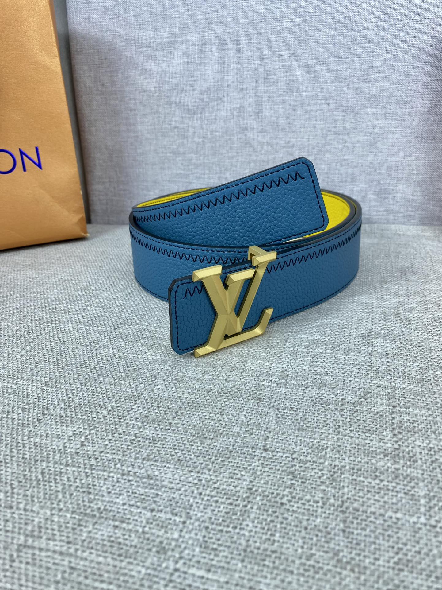 L*ouis V*uitton Belts Top Version