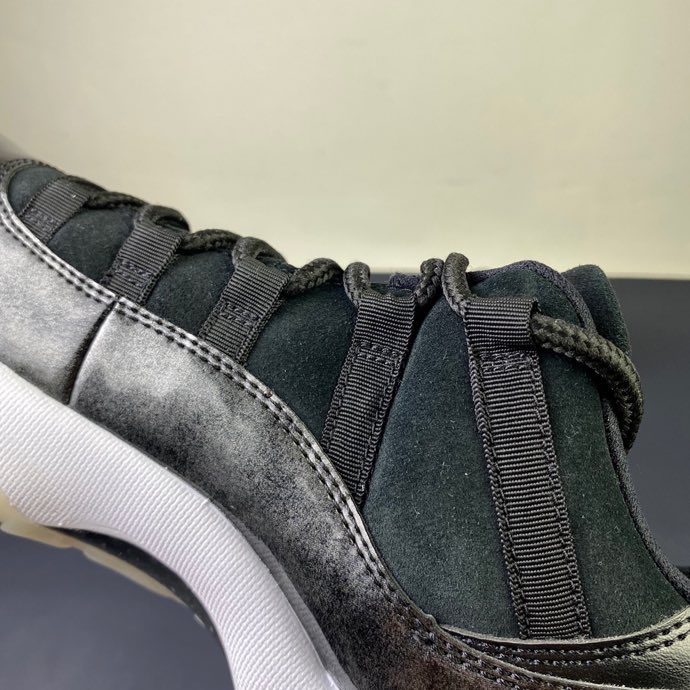 Air Jordan 11 Retro 528895-010