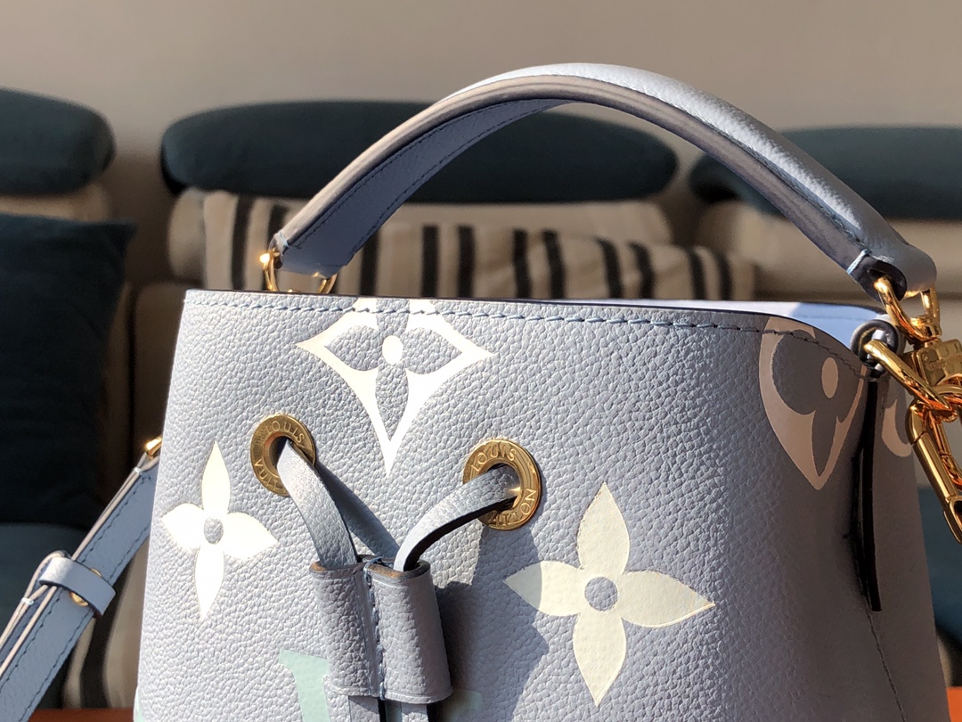 L*ouis V*uitton Bag Top Quality 20 x 20 x 13cm