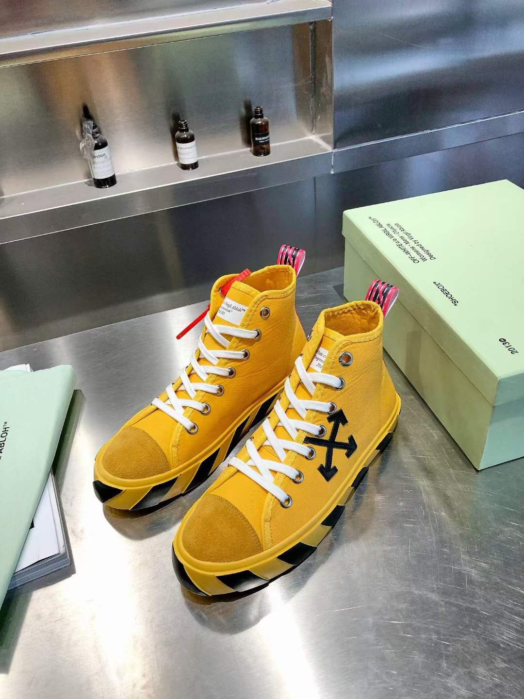 Men Off W*hite Top Sneaker