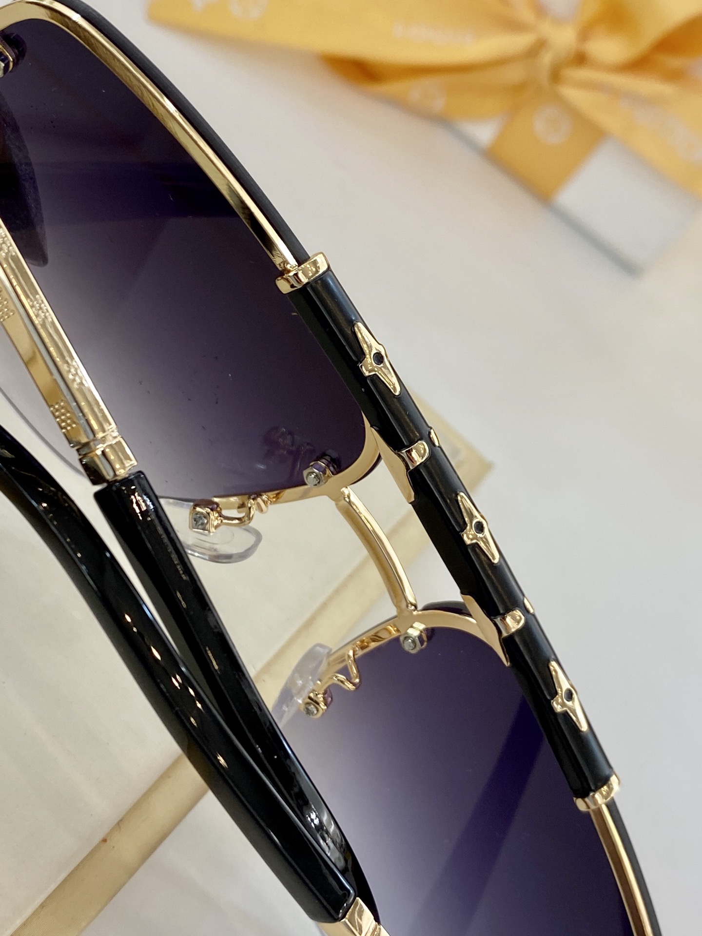 L*ouis V*uitton Glasses Top