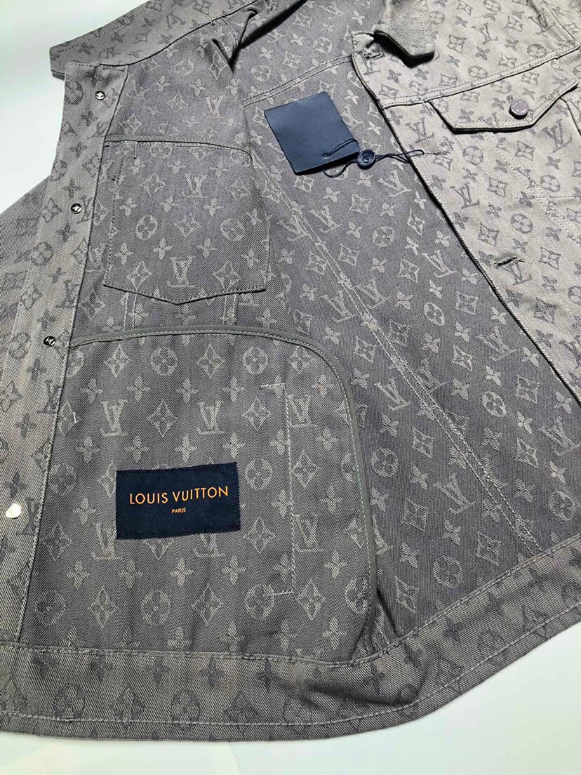 Men Jacket/Sweater Top Quality11