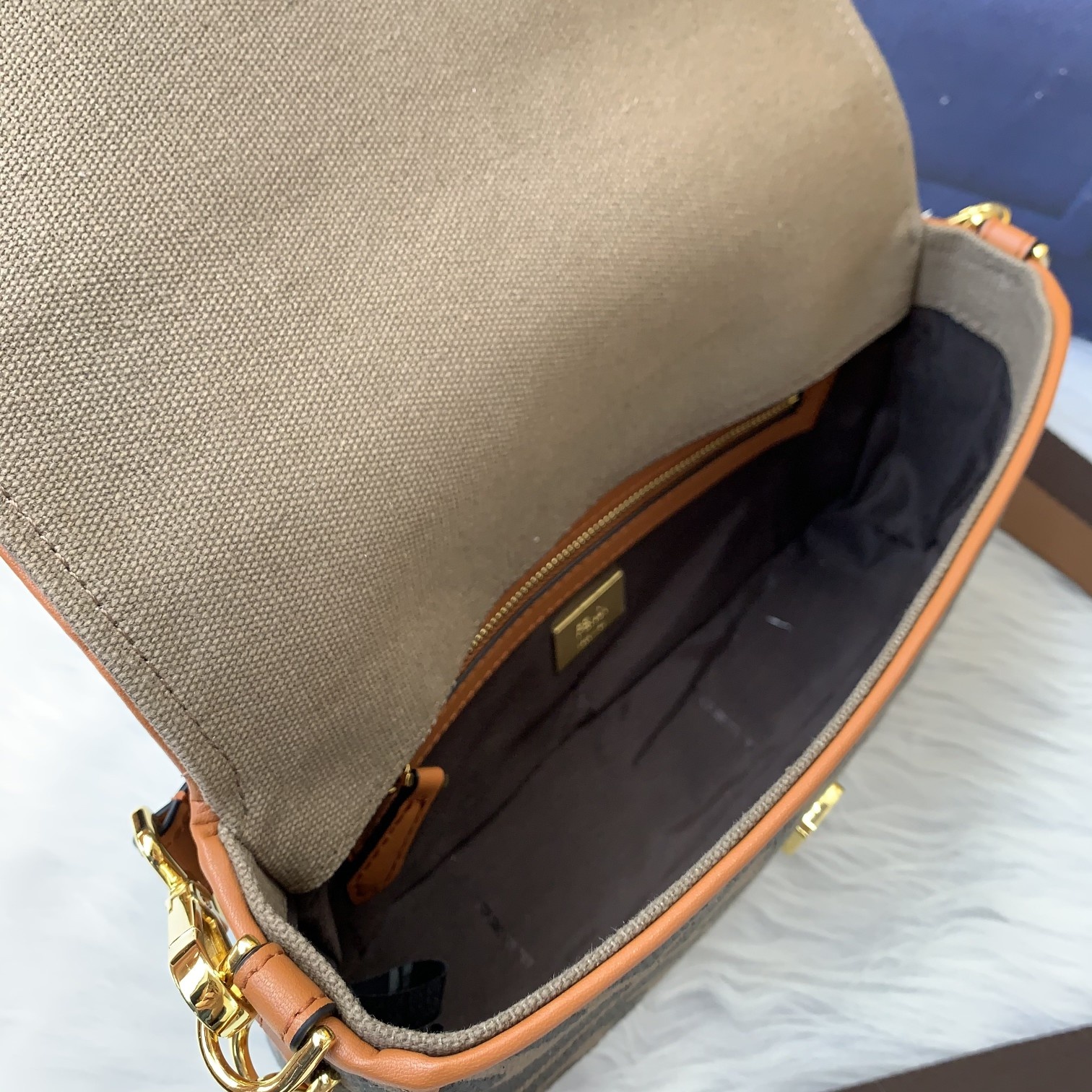 F*endi Top Bag 26*14*4cm