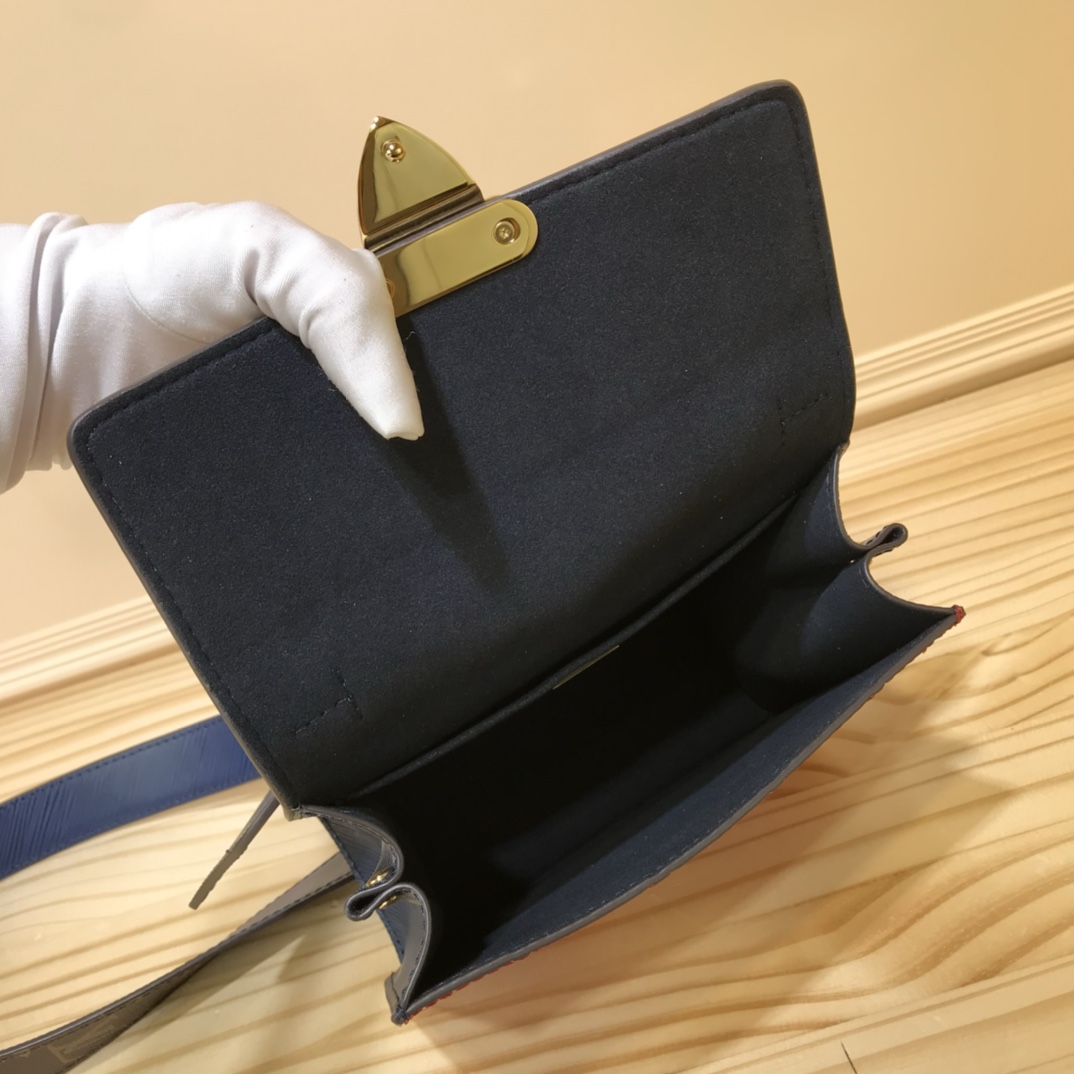 L*ouis V*uitton Top Bag 17*16*8.5cm