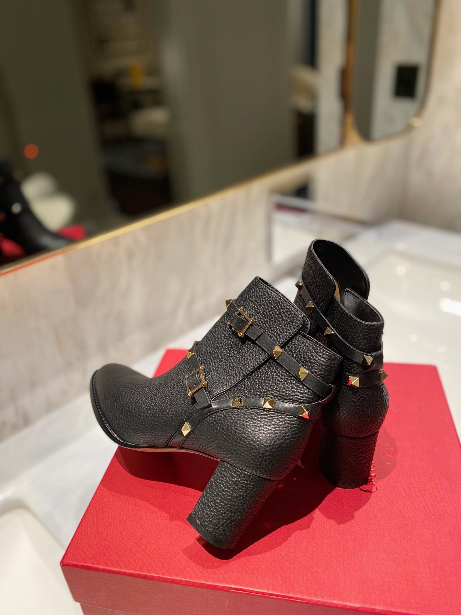 Women π*π΄πΏπΈπππΌππ Top Sneakers