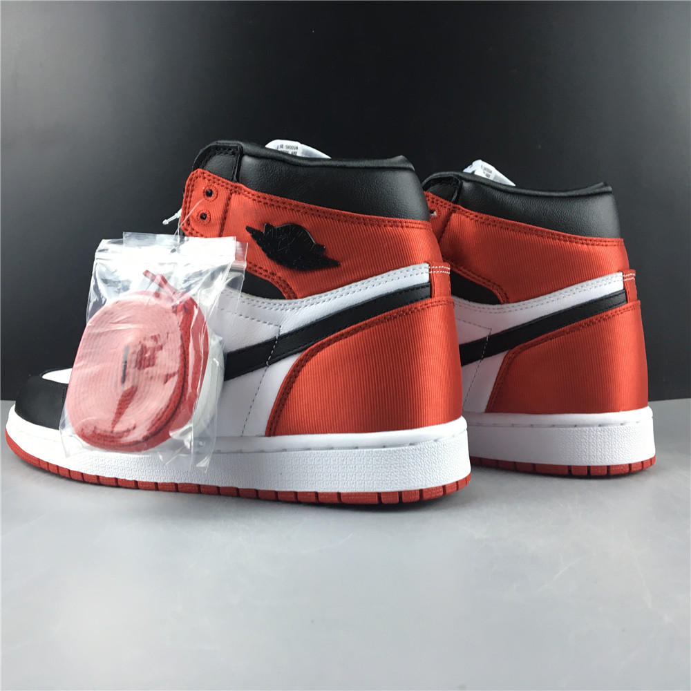 Air Jordan 1 satin WMNS BLACK TOE CD0461-016