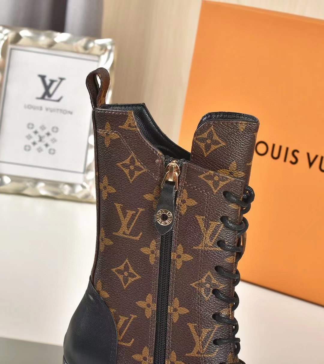 Women L*ouis V*uitton Top Sneaker