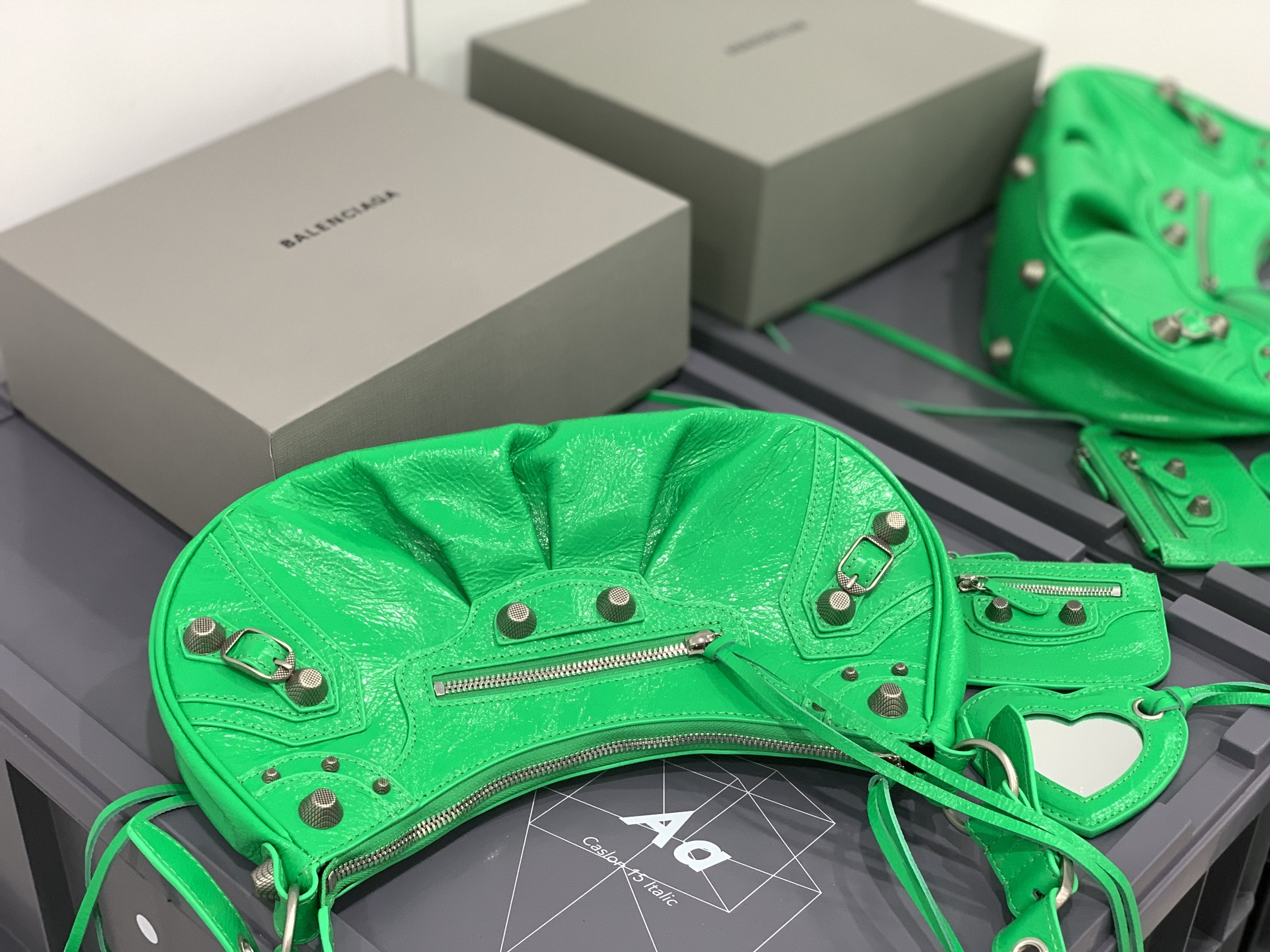 B*alenciaga Bag Top Quality 33x16x8.4cm