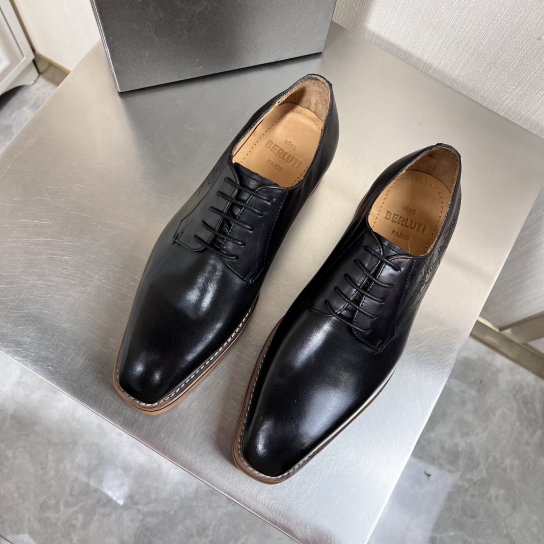 Men B*erluti Top Loafer