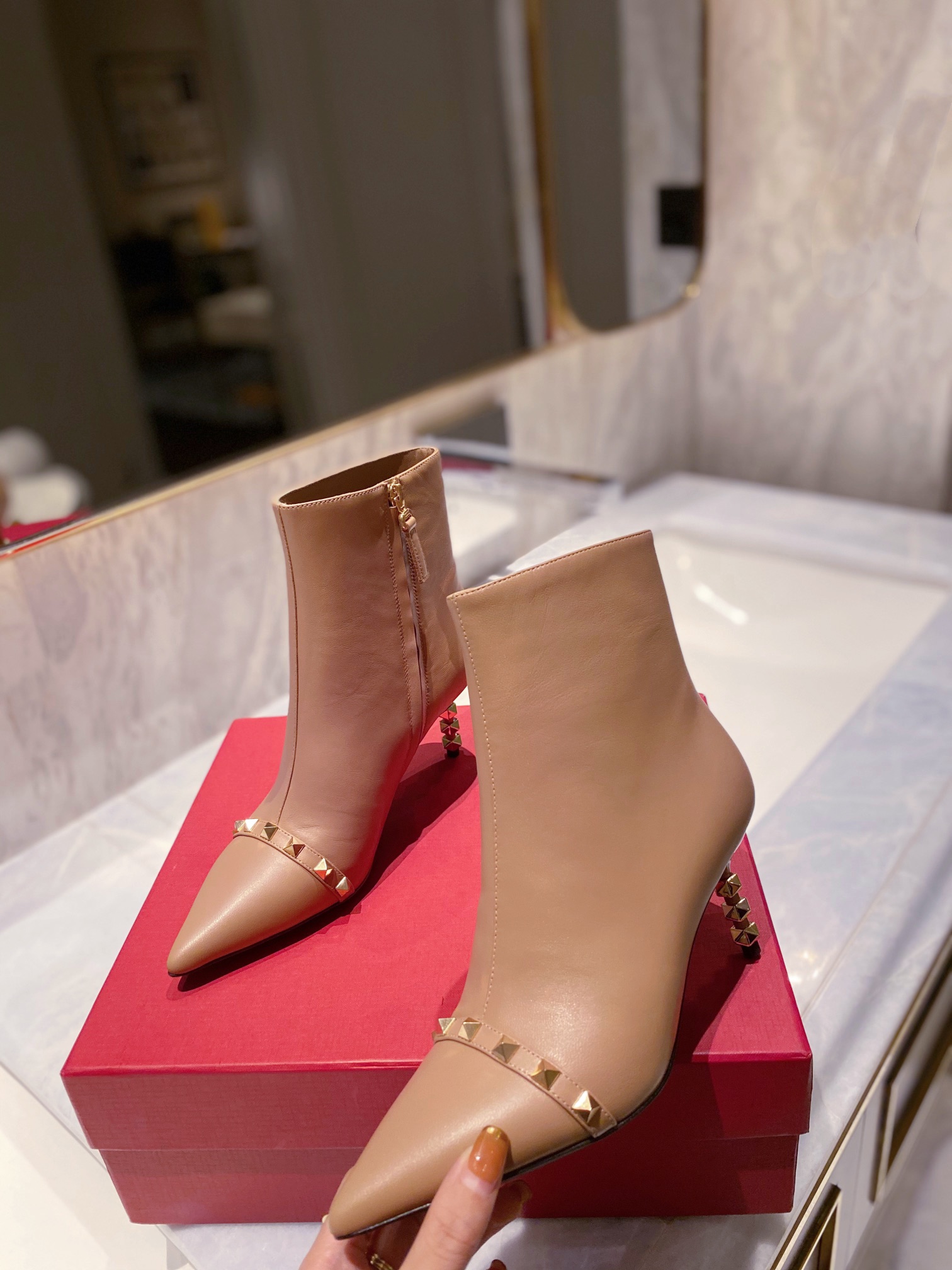 Women ๐*๐ด๐ฟ๐ธ๐๐๐ผ๐๐ Top Sneakers