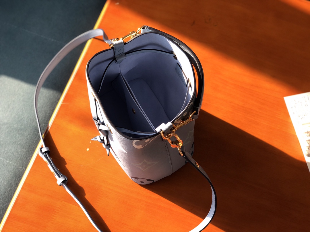 L*ouis V*uitton Bag Top Quality 20 x 20 x 13cm