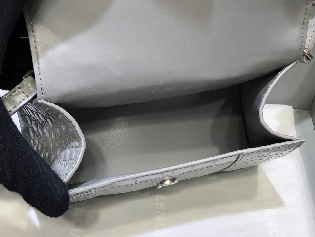 B*alenciaga Bag Top Quality