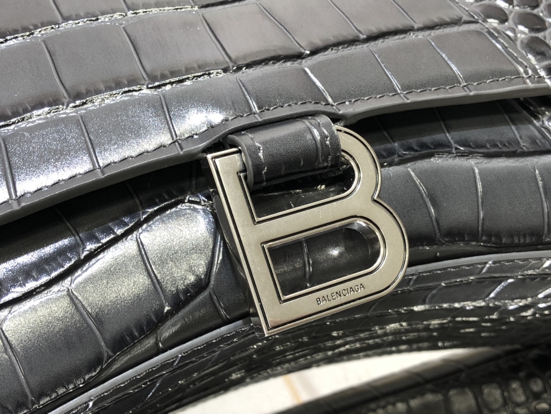 B*alenciaga Bag Top Quality