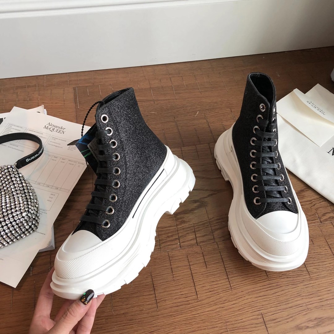 A*exander M*queen Sneaker