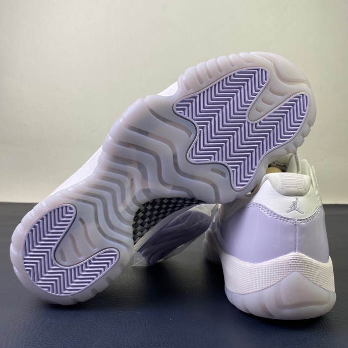 Air Jordan 11 Low WMNS PURE VIOLET AH7860-101