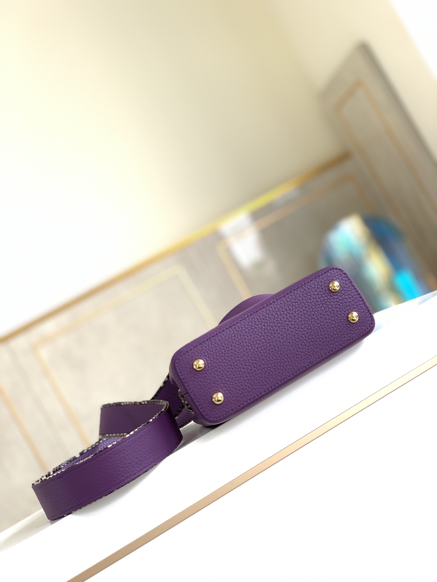 L*ouis V*uitton Top Bag 21x14x8cm