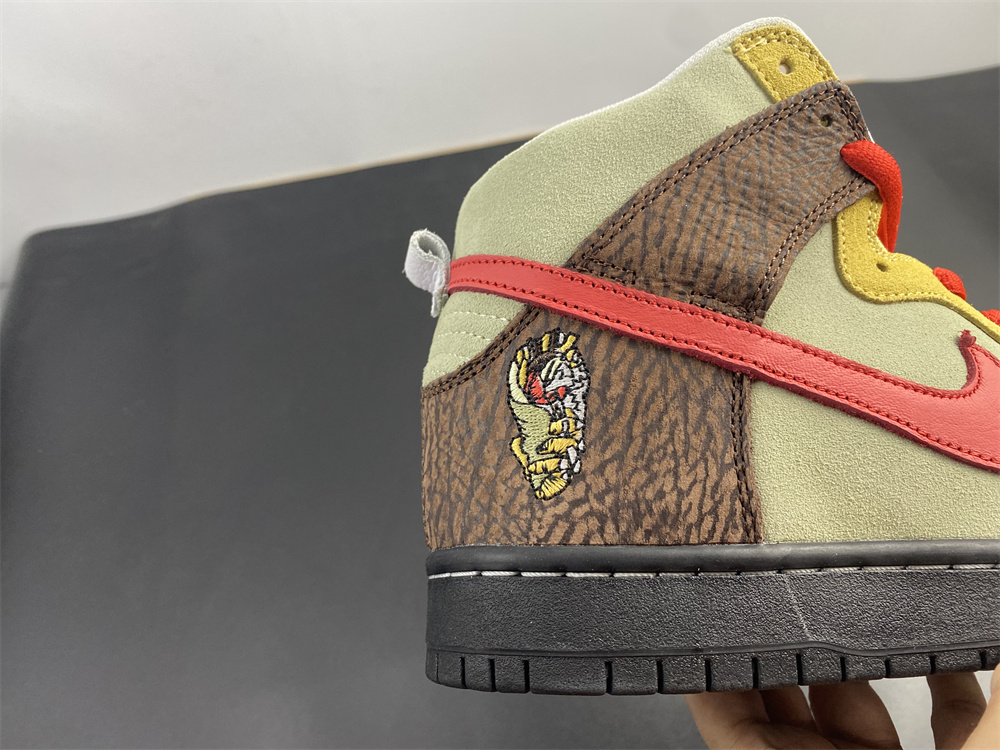 from Nike SB Dunk High CZ2205-700