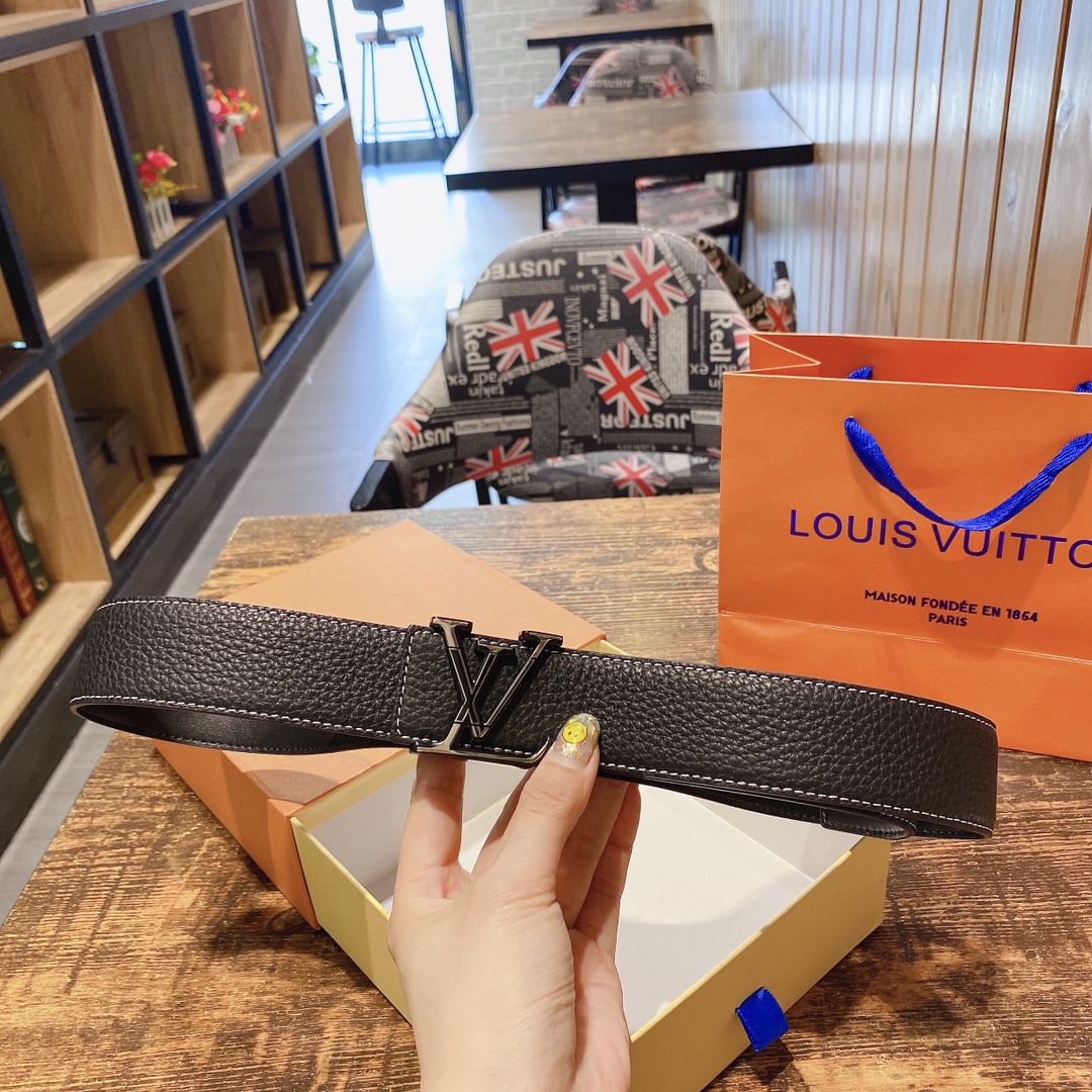 L*ouis V*uitton Belts Top Version