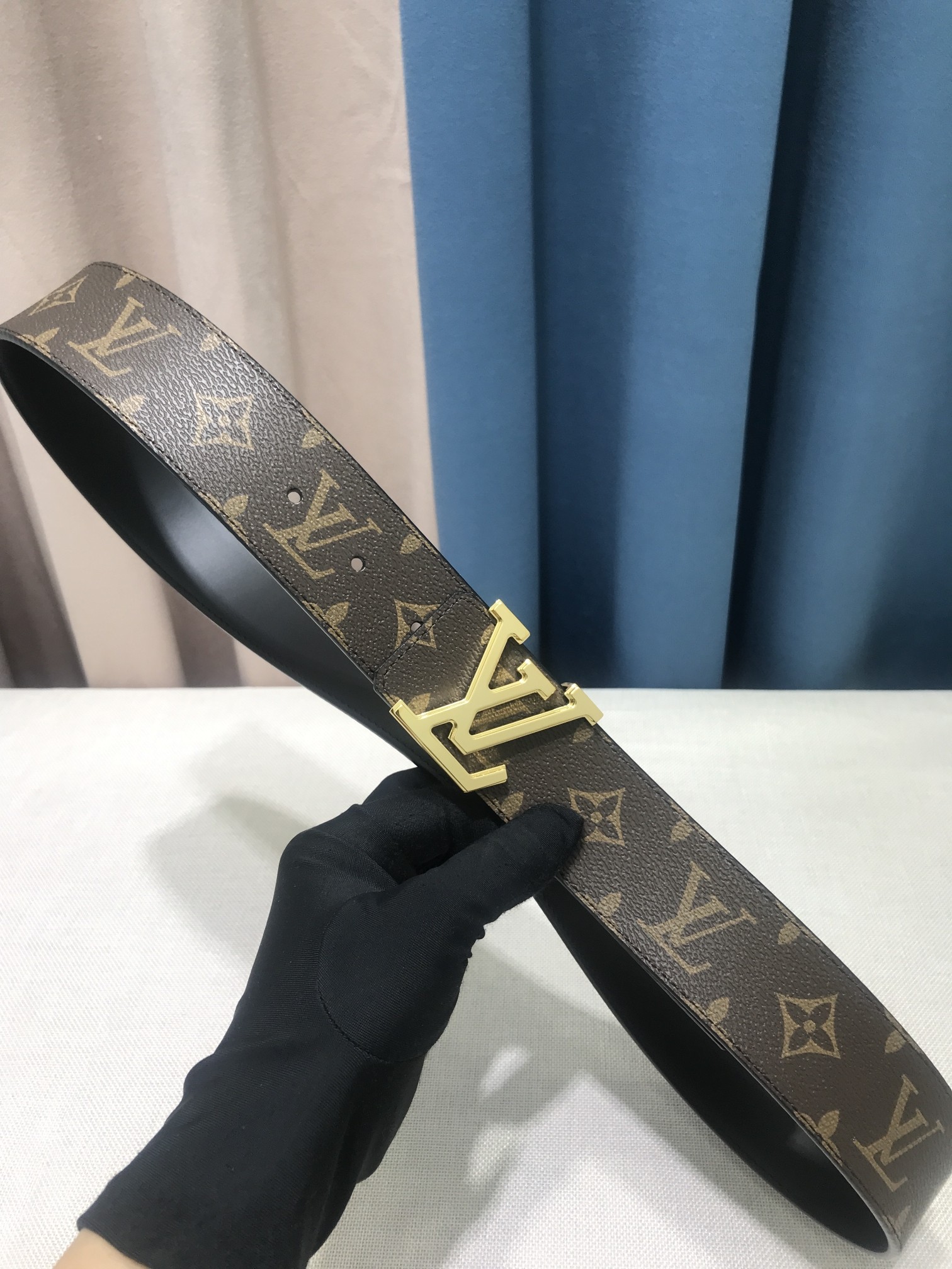 L*ouis V*uitton Belts Top Version