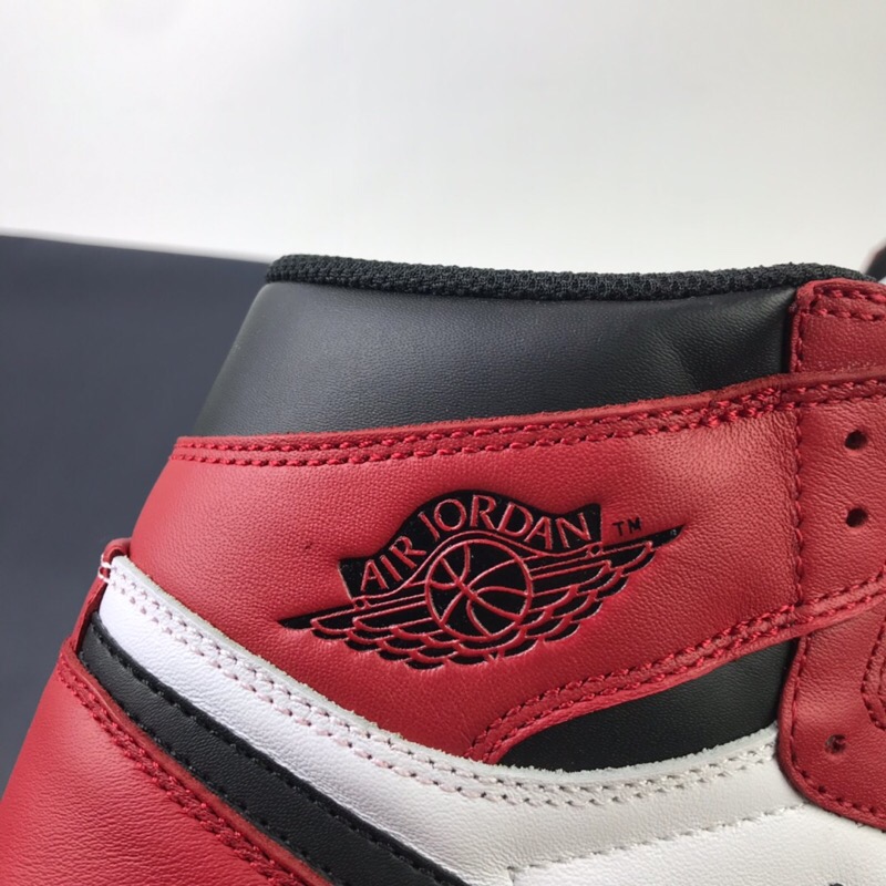 Air Jordan 1 Chicago 555088-101