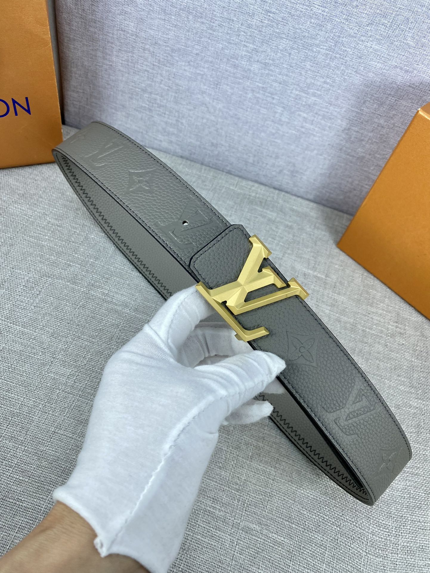L*ouis V*uitton Belts Top Version