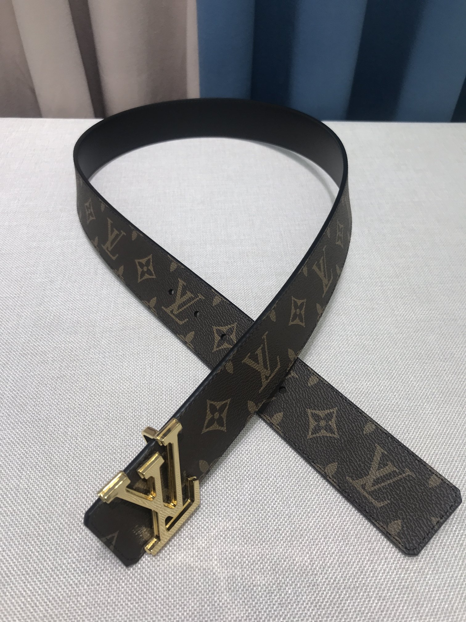 L*ouis V*uitton Belts Top Version