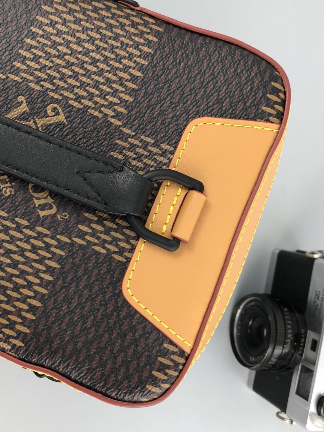 L*ouis V*uitton Top Bag 10*21*5CM