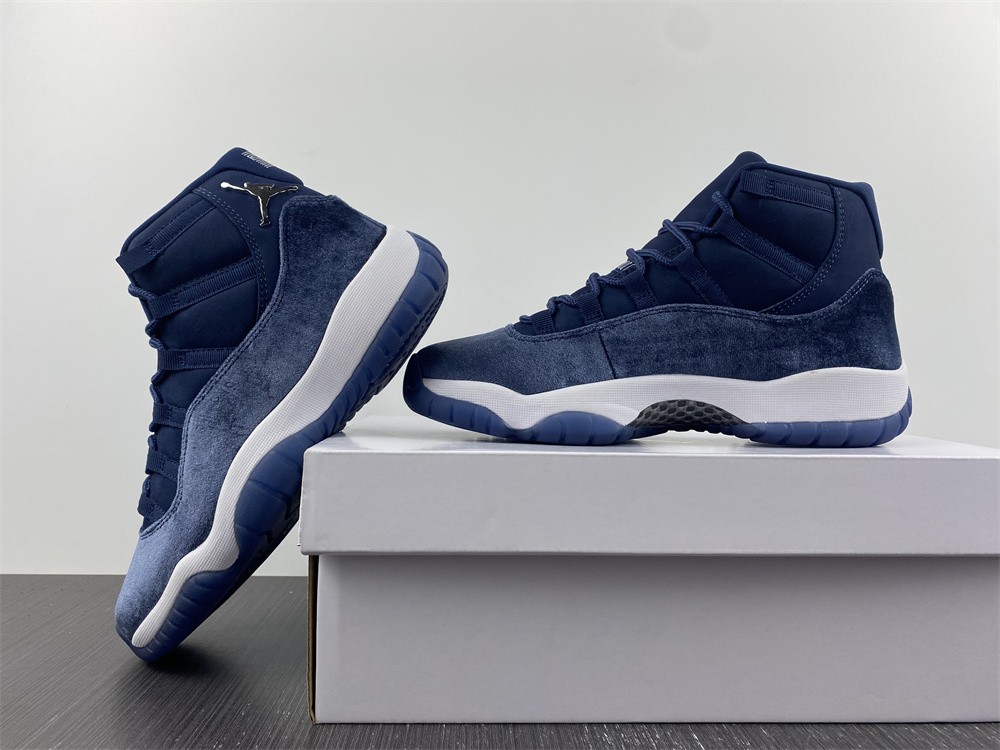Air Jordan 11 WMNS AR0715-441