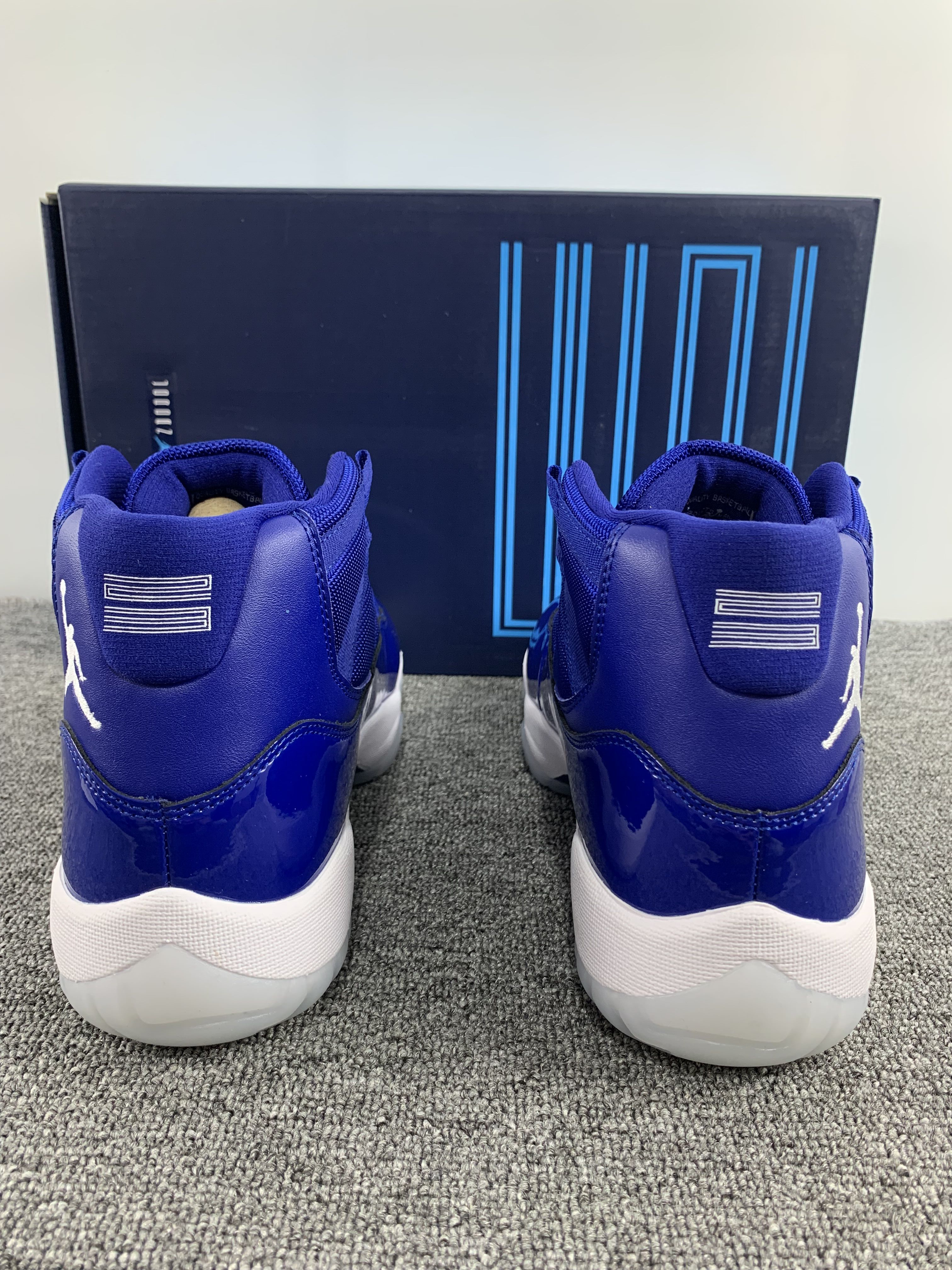 Jordan 11 Retro Midnight Navy White