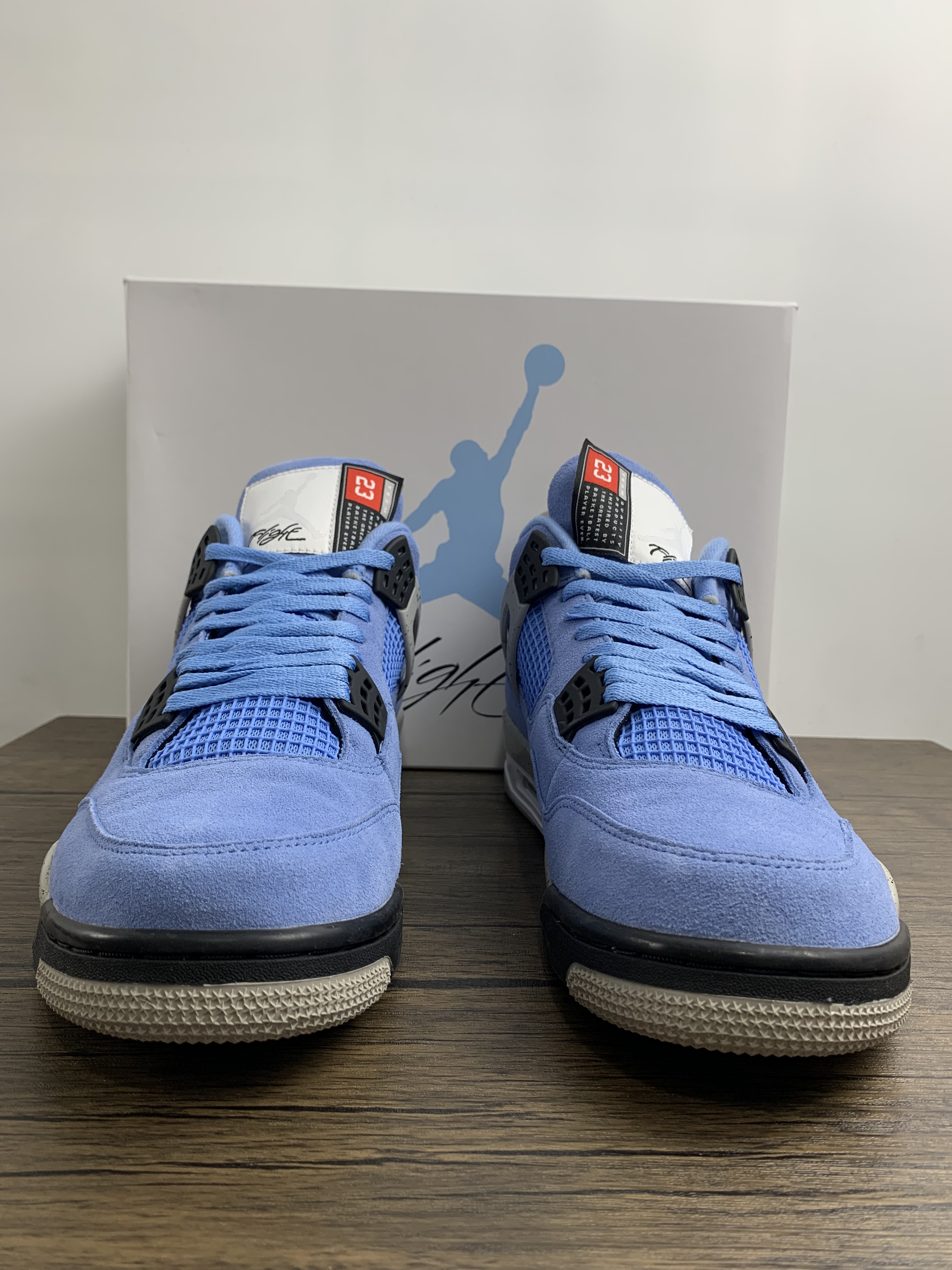 Air Jordan 4 Retro “University Blue”