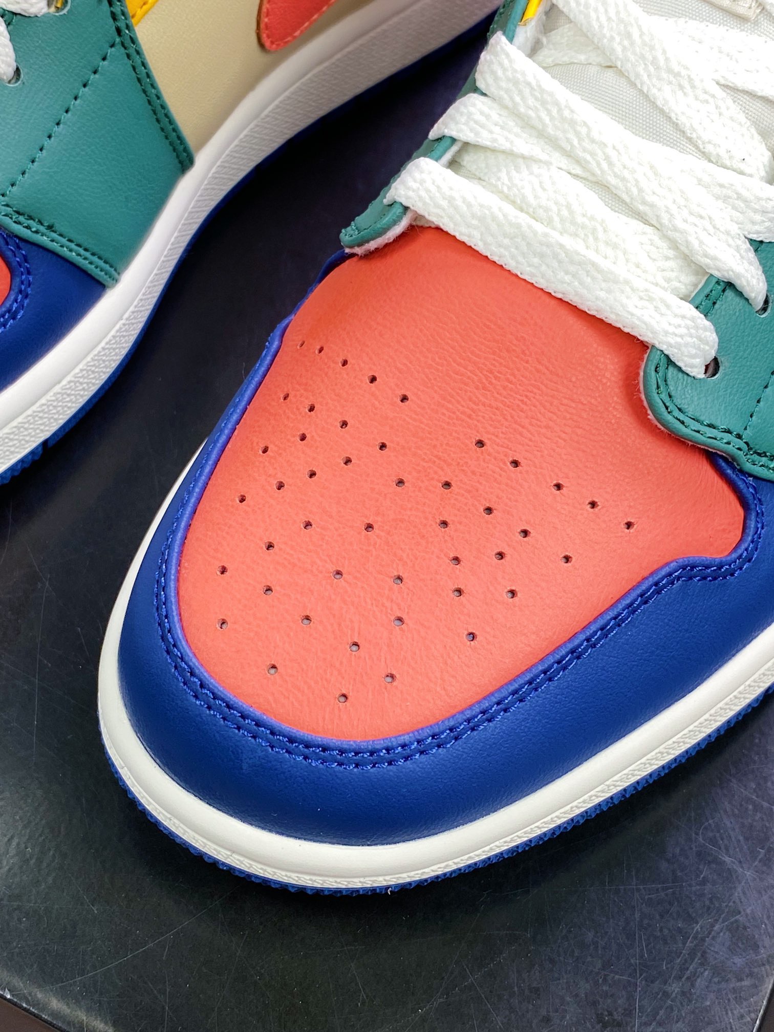 Nike Air Jordan 1 High AJ1