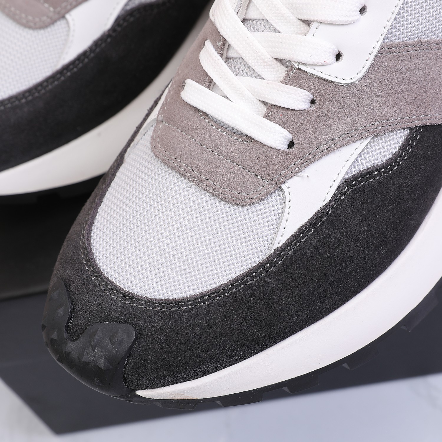 Men O*ff W*hite Top Sneakers