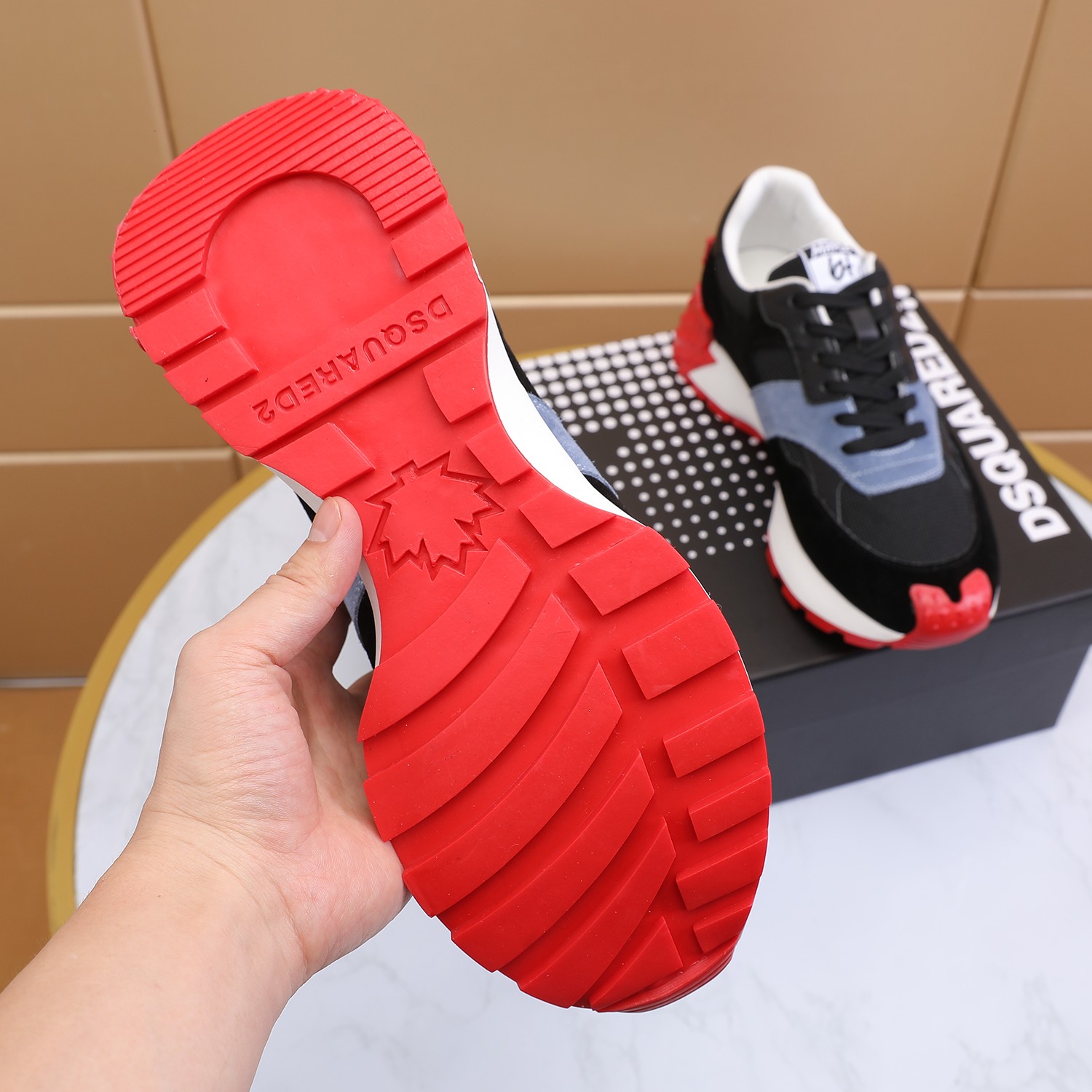 Men O*ff W*hite Top Sneakers