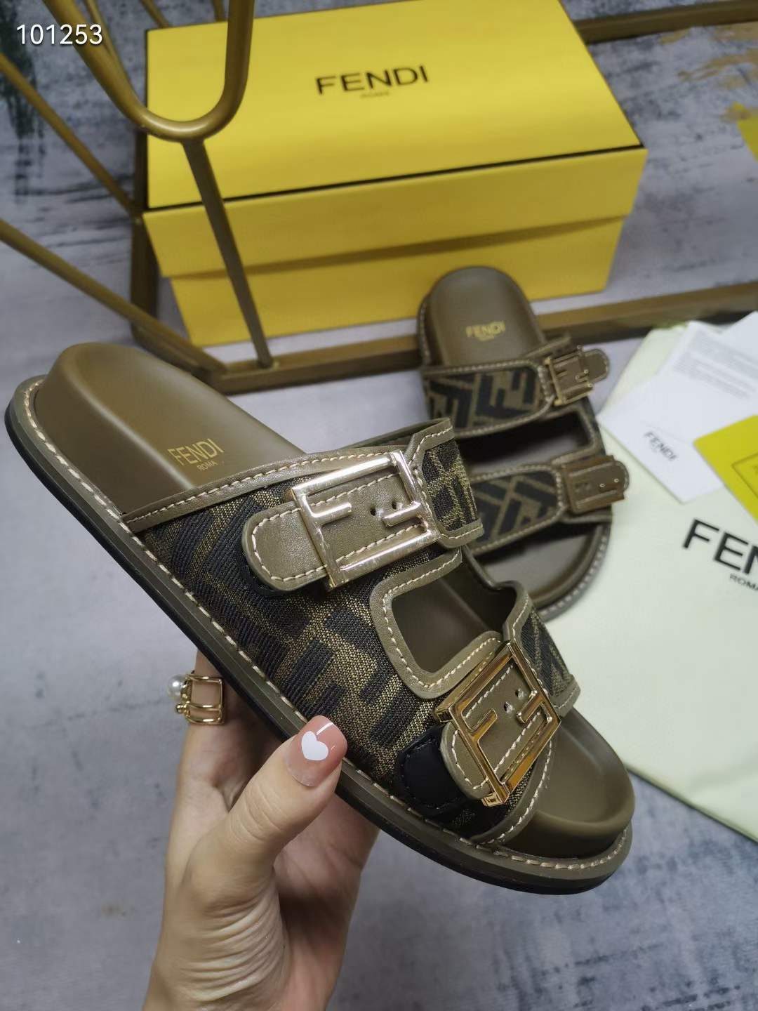 Women Men F*endi Top Sandals ( )