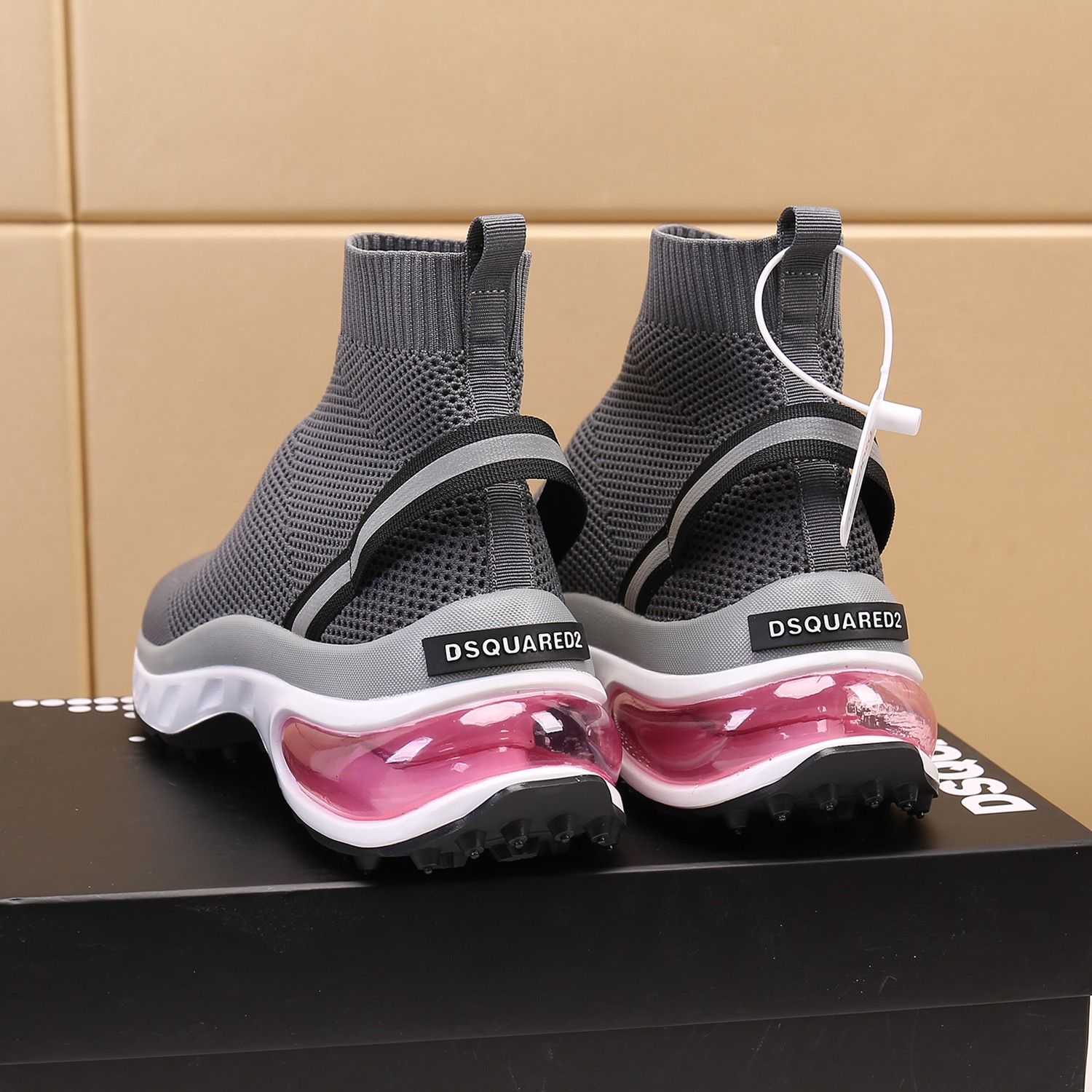 Men O*ff W*hite Top Sneakers