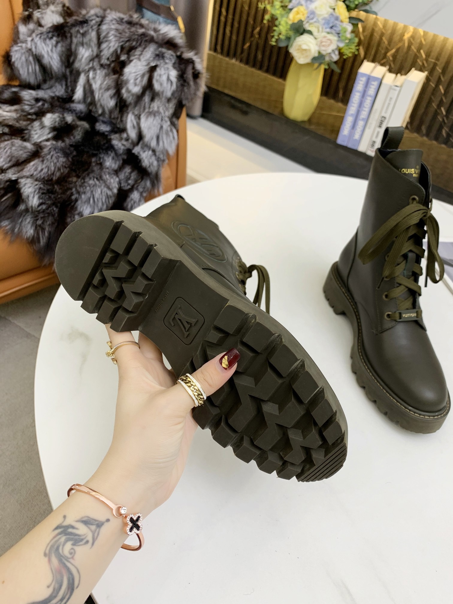 Women L*ouis V*uitton Top Boots Maikesneakers