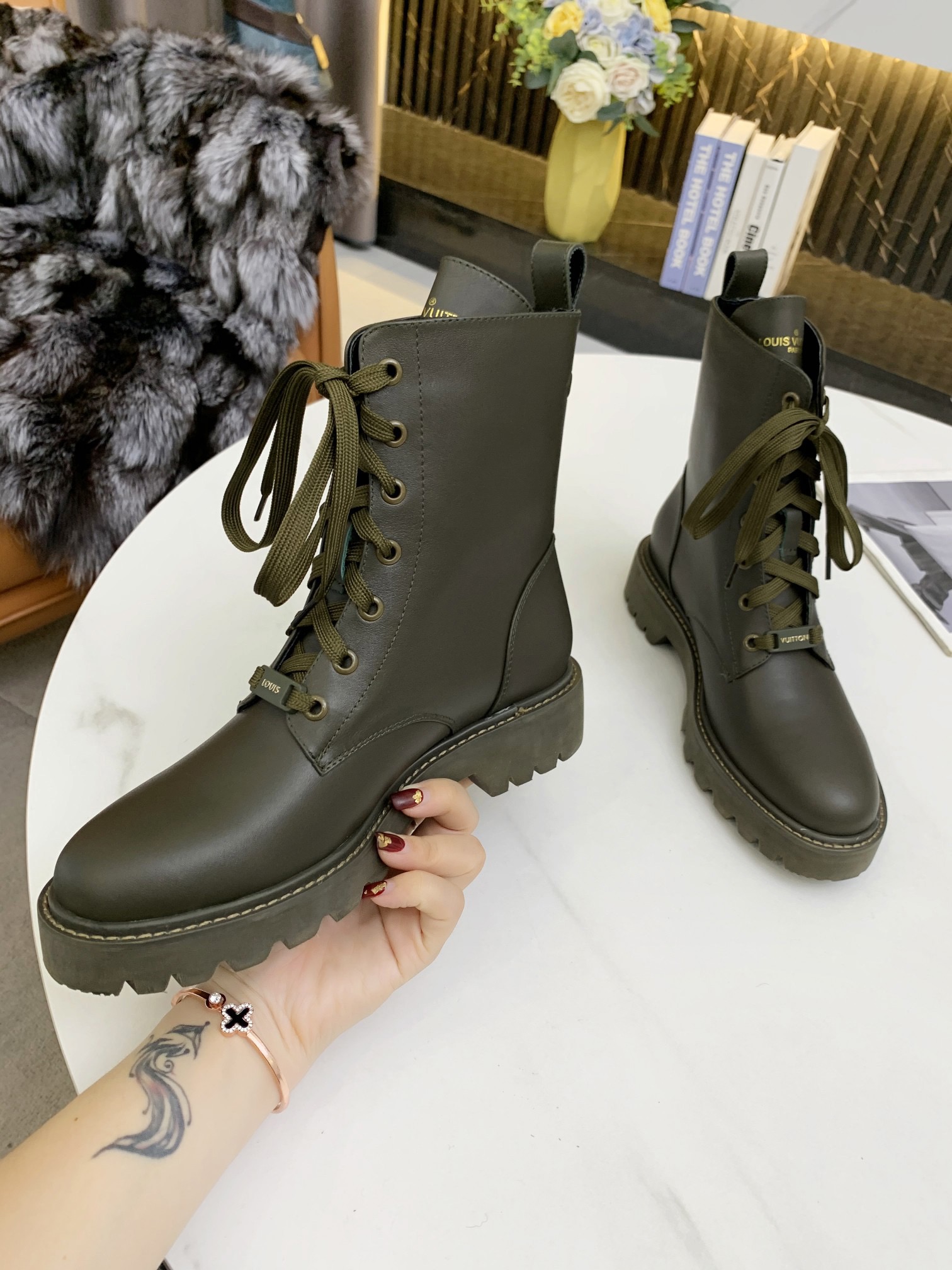 Women L*ouis V*uitton Top Boots Maikesneakers