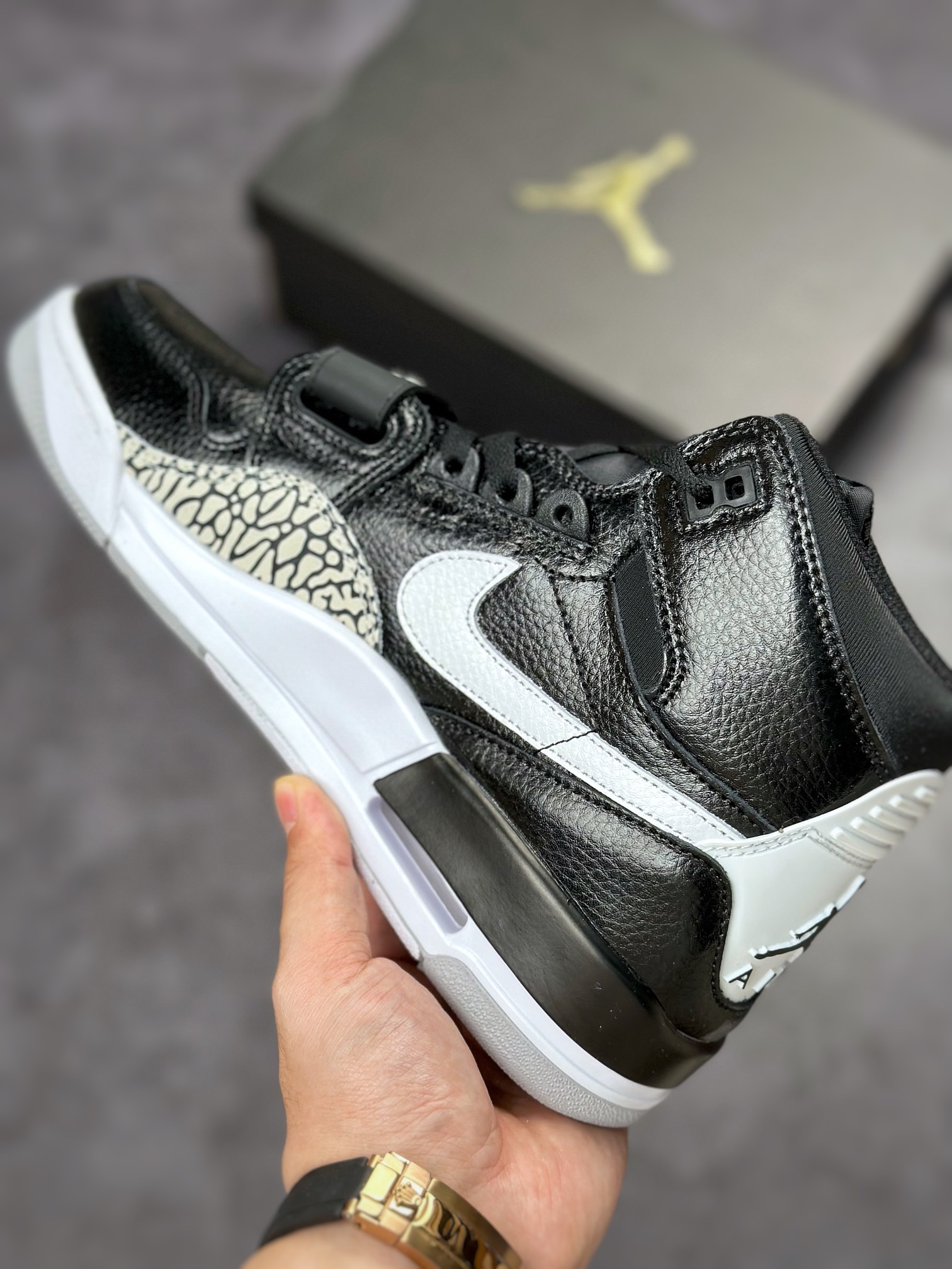 NIKE Air Jordan Legacy 312